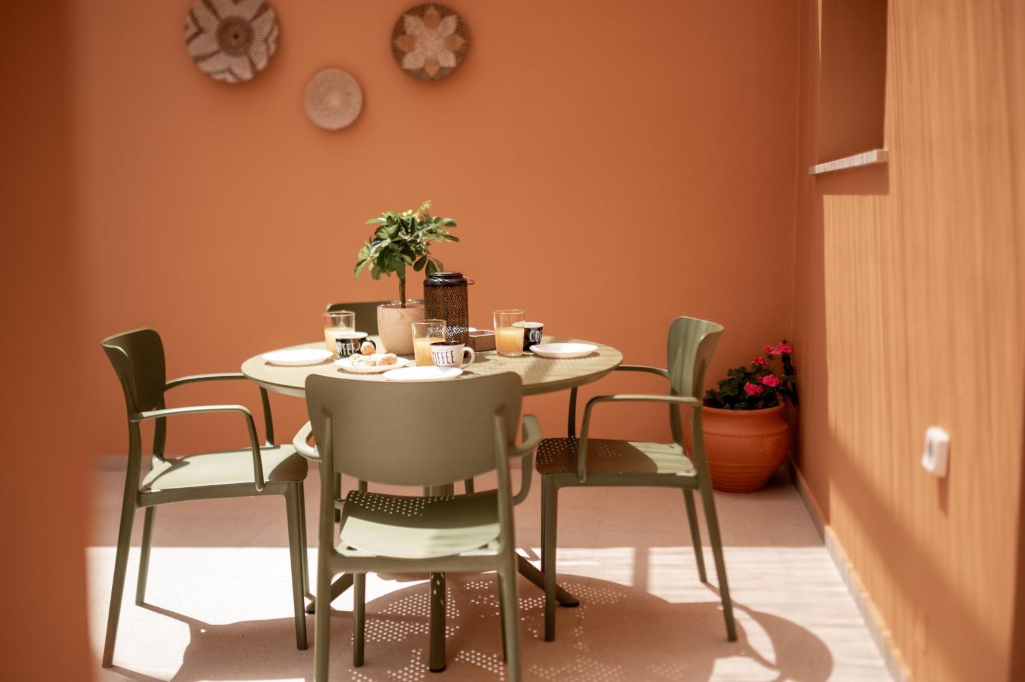 Arch Home, Luxury With Private Parking Prázdninový dům *