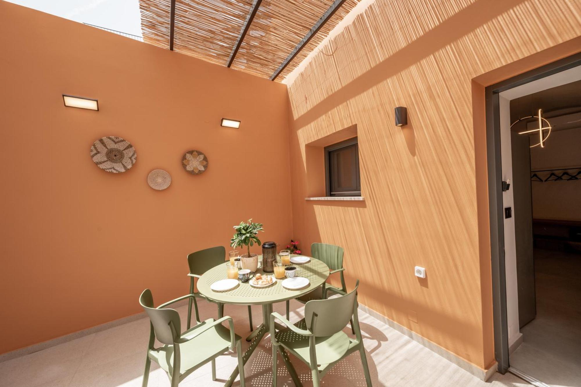 Arch Home, Luxury With Private Parking Prázdninový dům