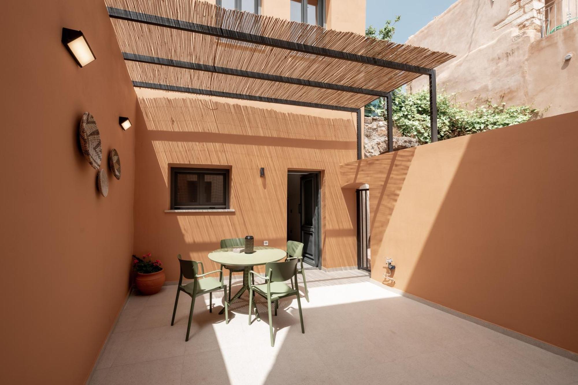 Arch Home, Luxury With Private Parking Prázdninový dům *